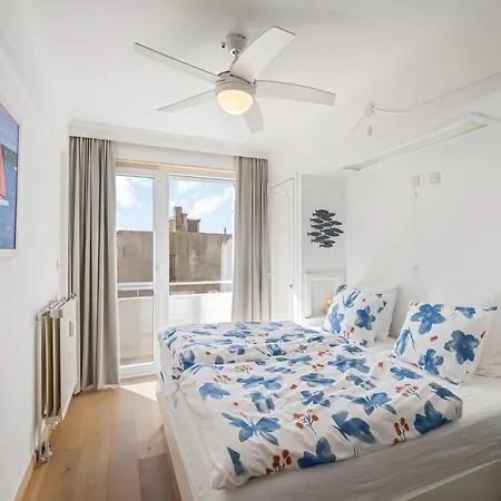 Апартаменты Flat By The Seaside With Stunning Ocean Views *