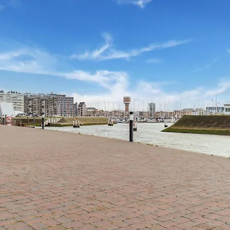 Flat By The Seaside With Stunning Ocean Views
